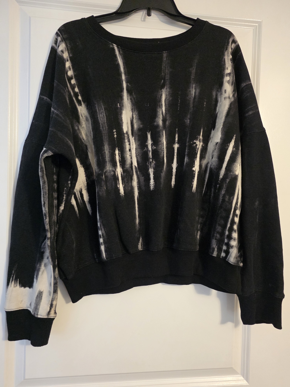 Fashion Nova Black & White Tie-Dye Crewneck Sweatshirt